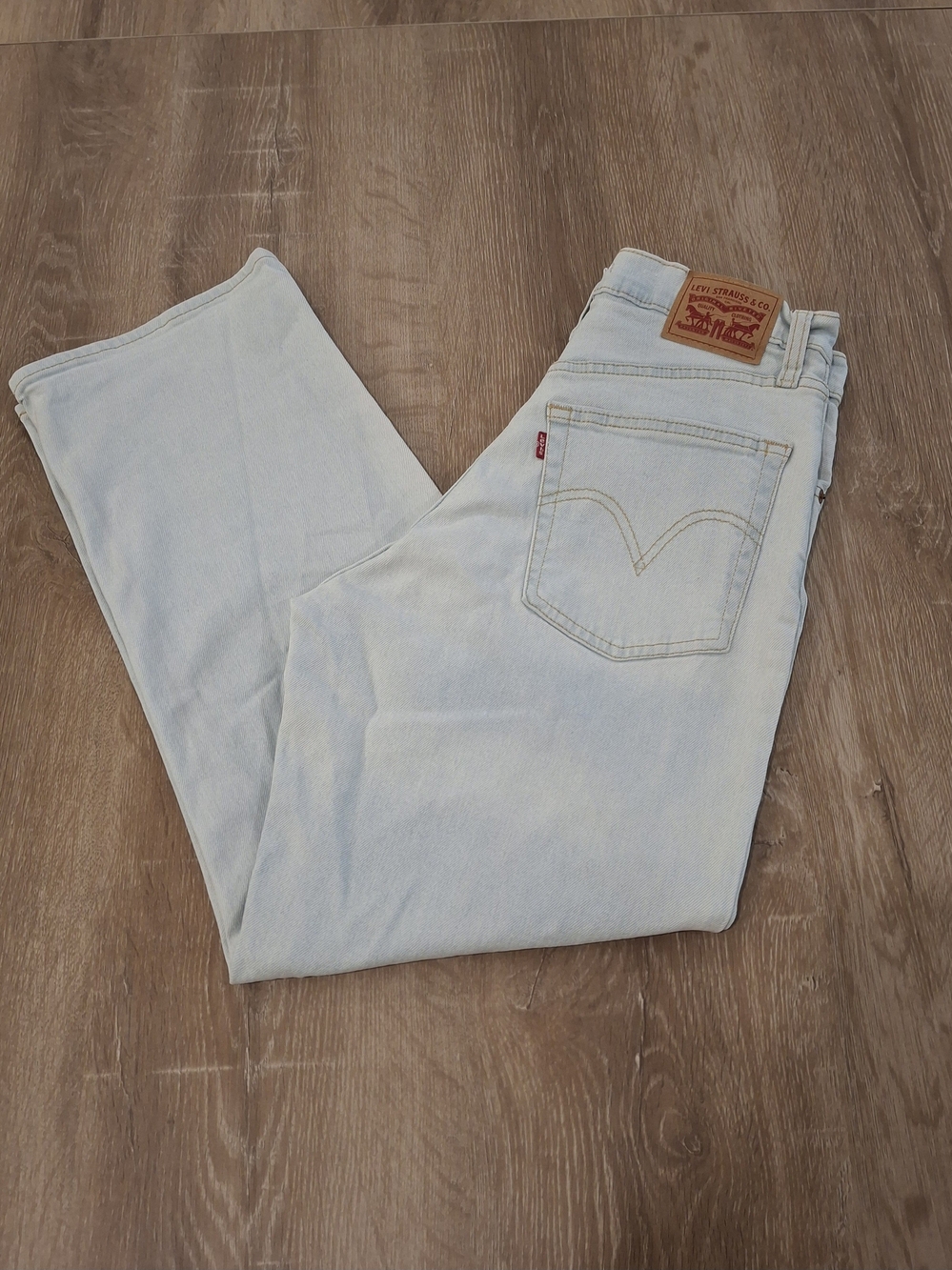 Levi's Women's High-Rise Light Wash Jeans
